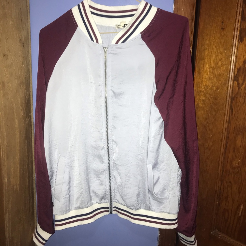 Baby blue and maroon cute zip up sweater !